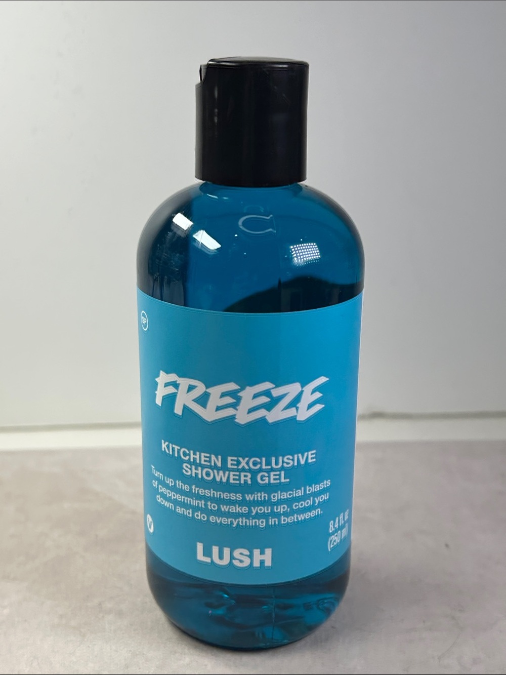 Lush Freeze Shower Gel - 8.4 fl oz- Kitchen Box Exclusive